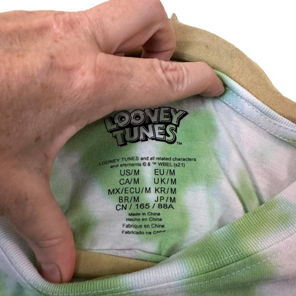 Looney Tunes Tye-Dye Graphic Tee Size Medium - Picture 6 of 6